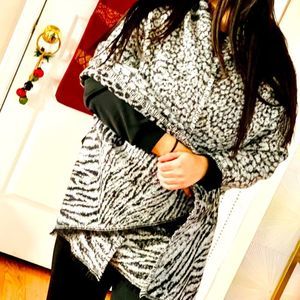 Michael Kors NWOT Pashmina, grey and black animal print